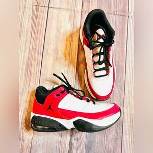 Nike Jordan : JORDAN Air MAX AURA Kids' 5.5Y Red and White Sneakers DA8021-106